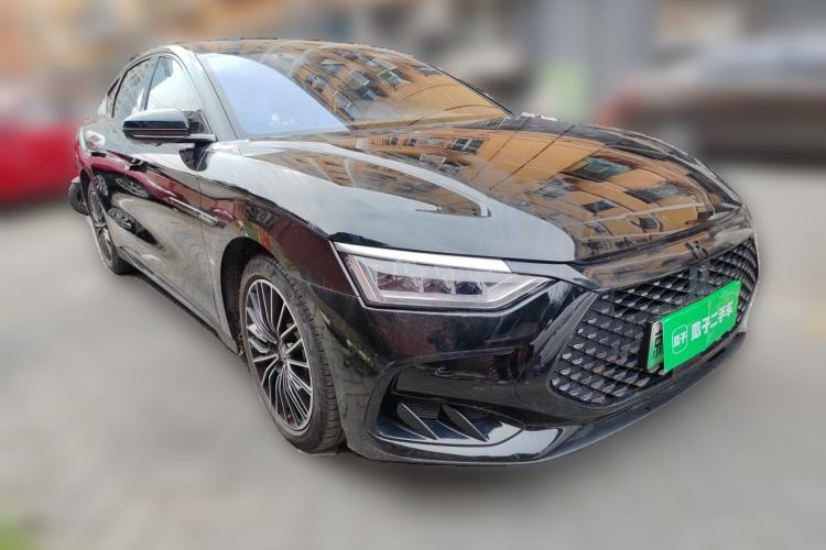 Used BYD Han 2023 DM-i Champion Edition 121KM Prestige Model Front Right 45 Deg