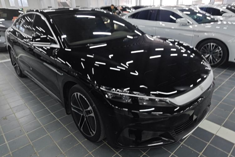 Used BYD Han 2023 EV Champion Edition 605KM Front-Drive Premium Model Front Right 45 Deg