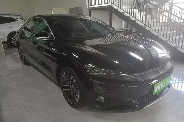 Used BYD Han 2023 EV Champion Edition 605KM Front-Drive Premium Model Front Right 45 Deg