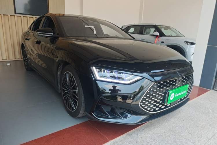 Used BYD Han 2023 DM-i Champion Edition 121KM Prestige Model Front Right 45 Deg