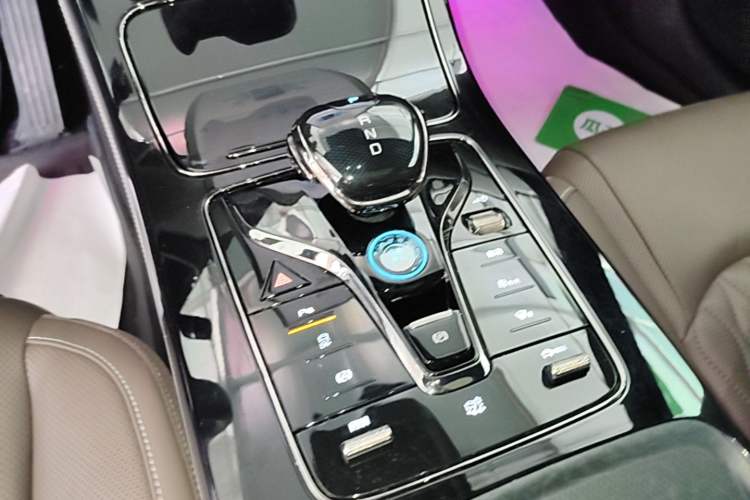 Used BYD Han 2023 EV Champion Edition 605KM Front-Drive Premium Model Gear Lever