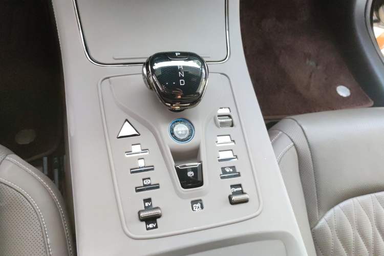 Used BYD Han 2023 DM-i Champion Edition 121KM Prestige Model Gear Lever