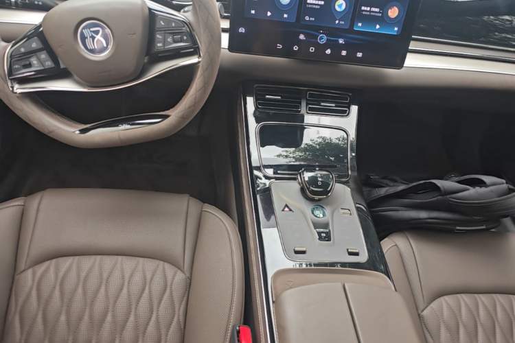 Used BYD Han 2023 DM-i Champion Edition 121KM Prestige Model Gear Lever