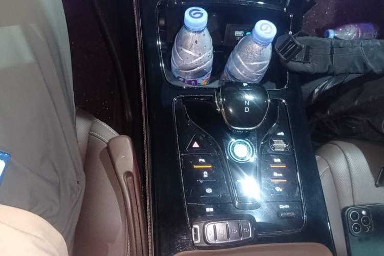Used BYD Han 2023 EV Champion Edition 605KM Front-Drive Premium Model Gear Lever