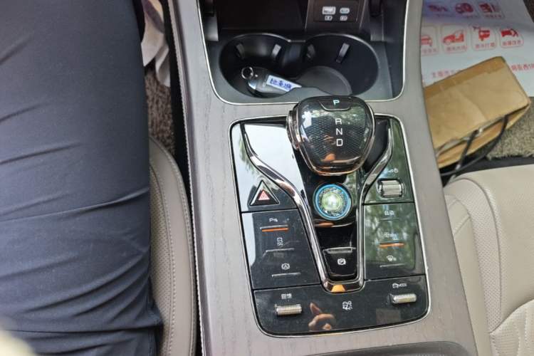 Used BYD Han 2023 EV Champion Edition 715KM Front-Drive Prestige Model Gear Lever