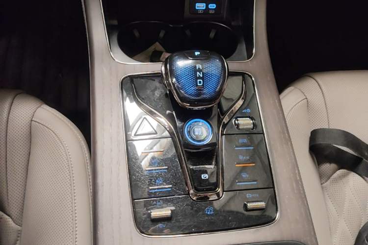 Used BYD Han 2023 DM-i Champion Edition 121KM Prestige Model Gear Lever