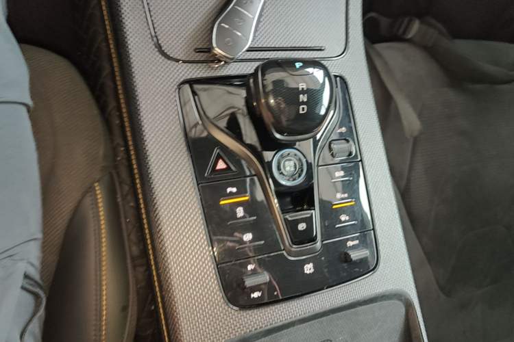 Used BYD Han 2023 DM-p War God Edition Gear Lever