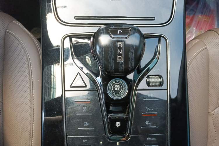 Used BYD Han 2023 DM-i Champion Edition 121KM Prestige Model Gear Lever