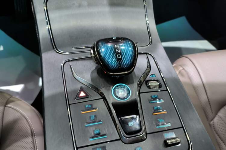 Used BYD Han 2023 DM-i Champion Edition 121KM Prestige Model Gear Lever