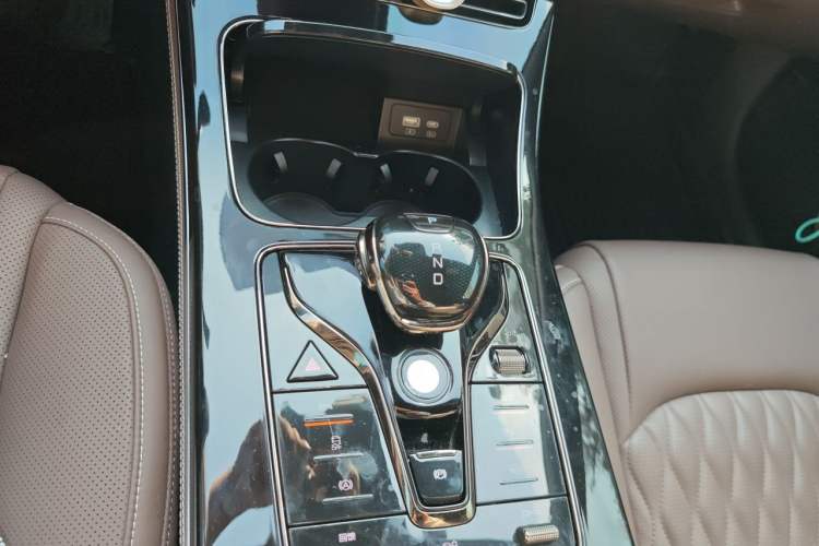 Used BYD Han 2023 EV Champion Edition 605KM Front-Drive Premium Model Gear Lever