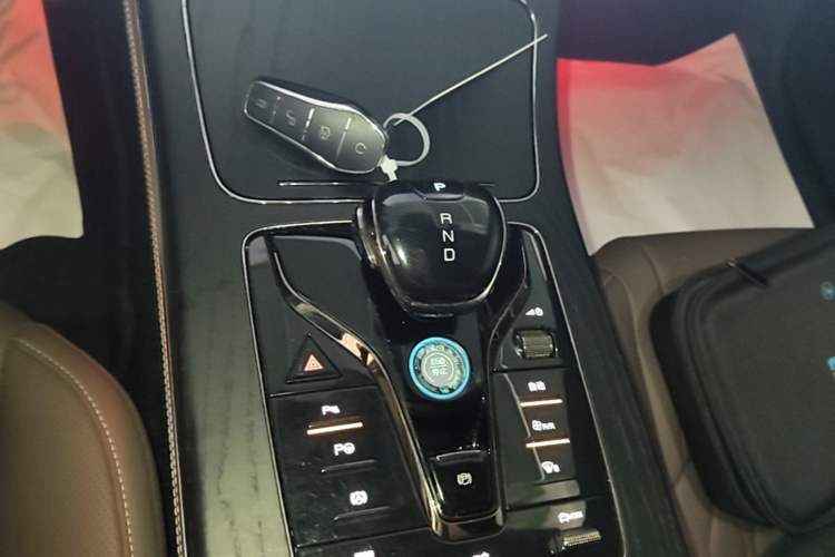 Used BYD Han 2023 EV Champion Edition 715 km Front-Drive Flagship Model Gear Lever