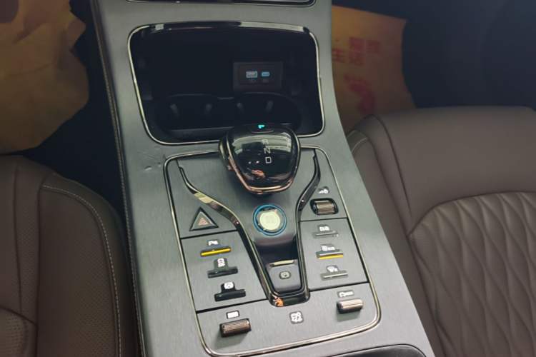 Used BYD Han 2023 EV Champion Edition 605KM Front-Drive Premium Model Gear Lever
