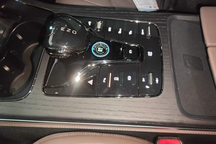 Used BYD Han 2023 DM-i Champion Edition 200KM Flagship Model Gear Lever