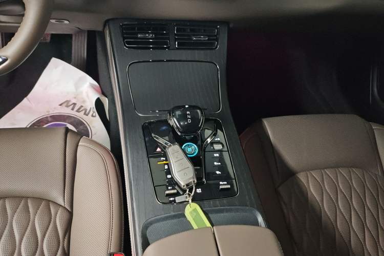 Used BYD Han 2023 DM-i Champion Edition 121KM Prestige Model Gear Lever