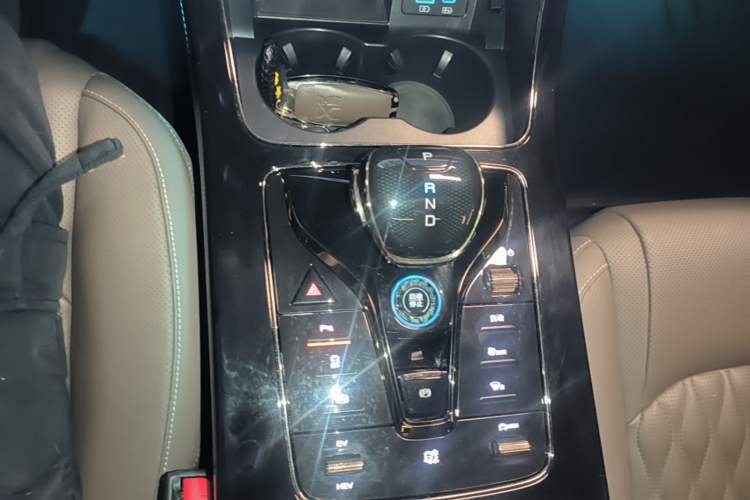 Used BYD Han 2023 DM-i Champion Edition 121KM Prestige Model Gear Lever