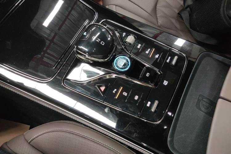 Used BYD Han 2023 EV Champion Edition 605KM Front-Drive Premium Model Gear Lever