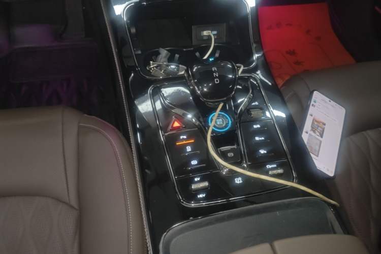 Used BYD Han 2023 DM-i Champion Edition 121KM Prestige Model Gear Lever
