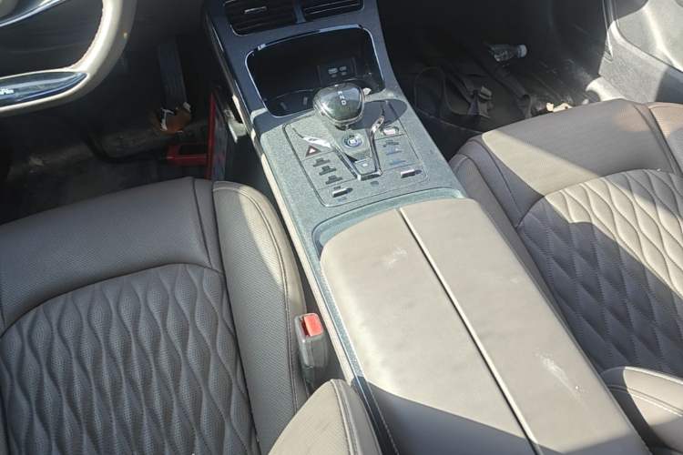 Used BYD Han 2023 DM-i Champion Edition 121KM Prestige Model Gear Lever
