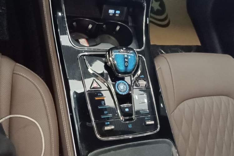 Used BYD Han 2023 EV Champion Edition 605KM Front-Drive Premium Model Gear Lever