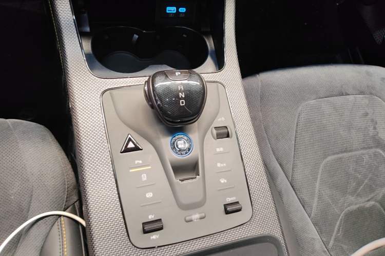 Used BYD Han 2023 DM-p War God Edition Gear Lever