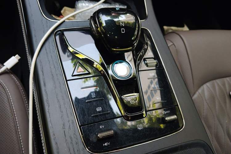 Used BYD Han 2023 DM-i Champion Edition 121KM Prestige Model Gear Lever