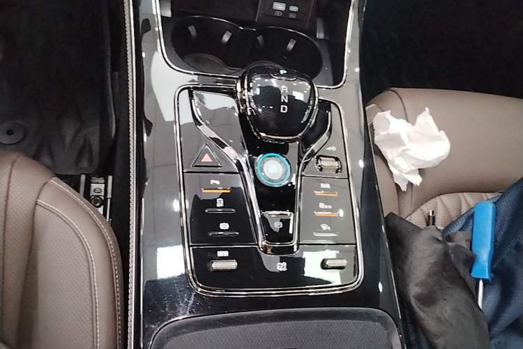 Used BYD Han 2023 EV Champion Edition 506KM Front-Wheel-Drive Premium Model Gear Lever