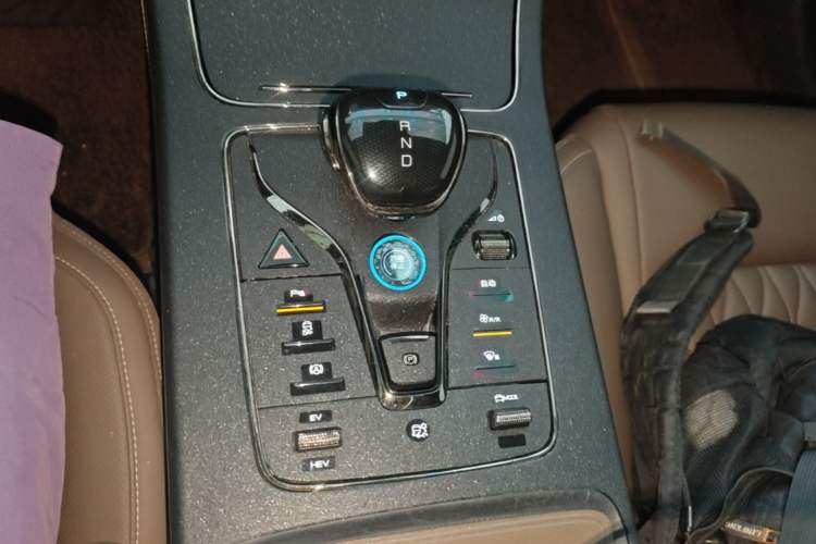 Used BYD Han 2023 DM-i Champion Edition 121KM Prestige Model Gear Lever