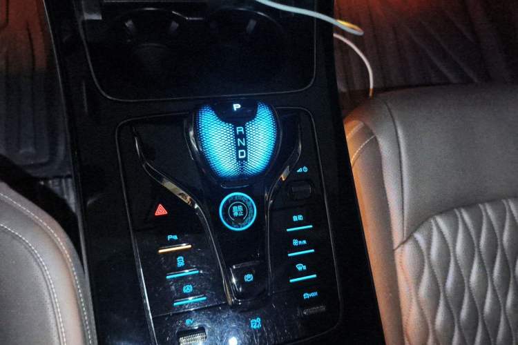 Used BYD Han 2023 DM-i Champion Edition 121KM Prestige Model Gear Lever