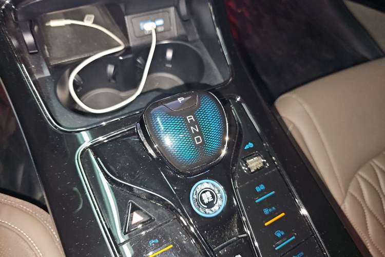 Used BYD Han 2023 DM-i Champion Edition 121KM Prestige Model Gear Lever