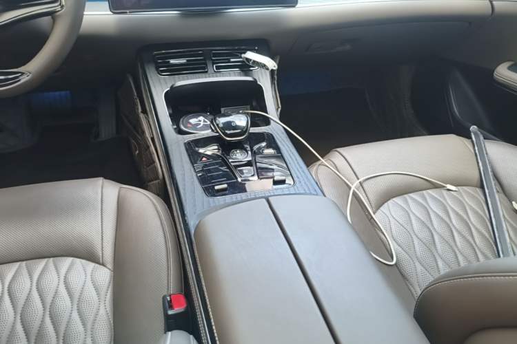 Used BYD Han 2023 DM-i Champion Edition 121KM Prestige Model Gear Lever