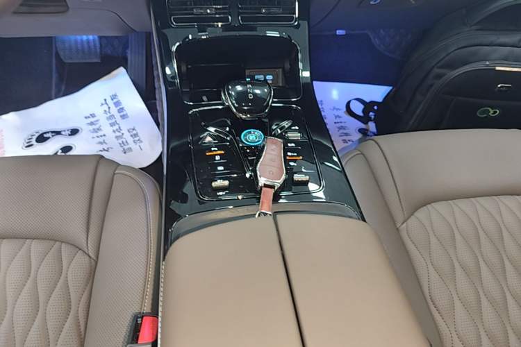 Used BYD Han 2023 DM-i Champion Edition 121KM Prestige Model Gear Lever