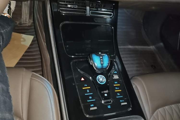 Used BYD Han 2023 EV Champion Edition 605KM Front-Drive Premium Model Gear Lever