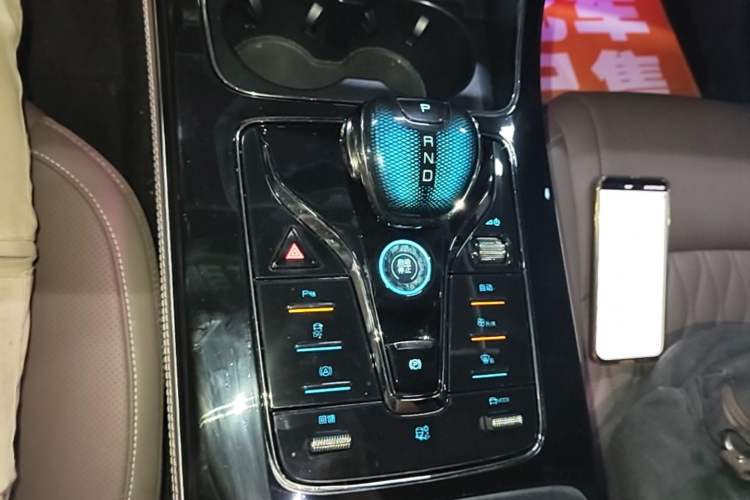 Used BYD Han 2023 EV Champion Edition 605KM Front-Drive Premium Model Gear Lever