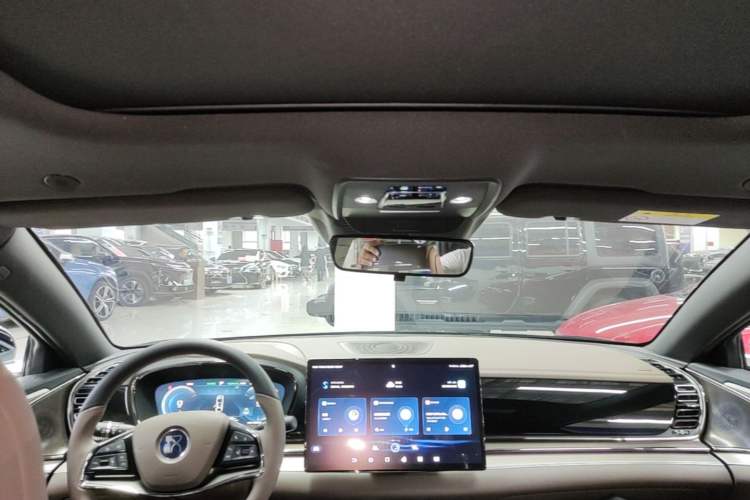 Used BYD Han 2023 EV Champion Edition 605KM Front-Drive Premium Model Headliner