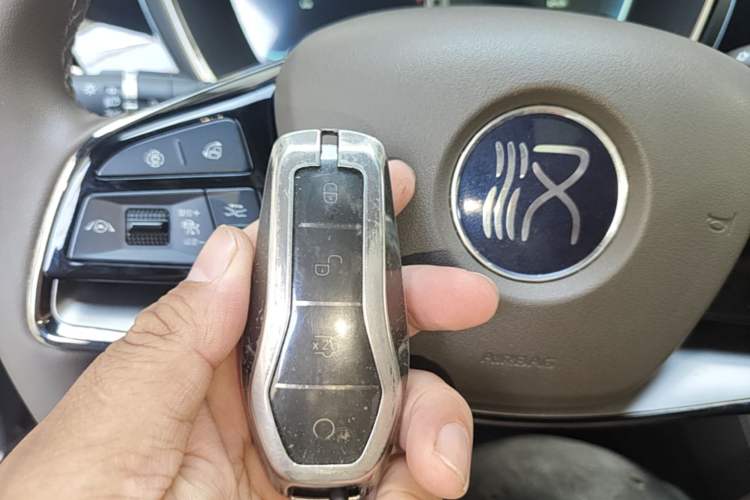 Used BYD Han 2023 EV Champion Edition 506KM Front-Wheel-Drive Premium Model Interior 1