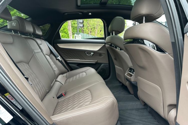 Used BYD Han 2023 DM-i Champion Edition 121KM Prestige Model Interior 11