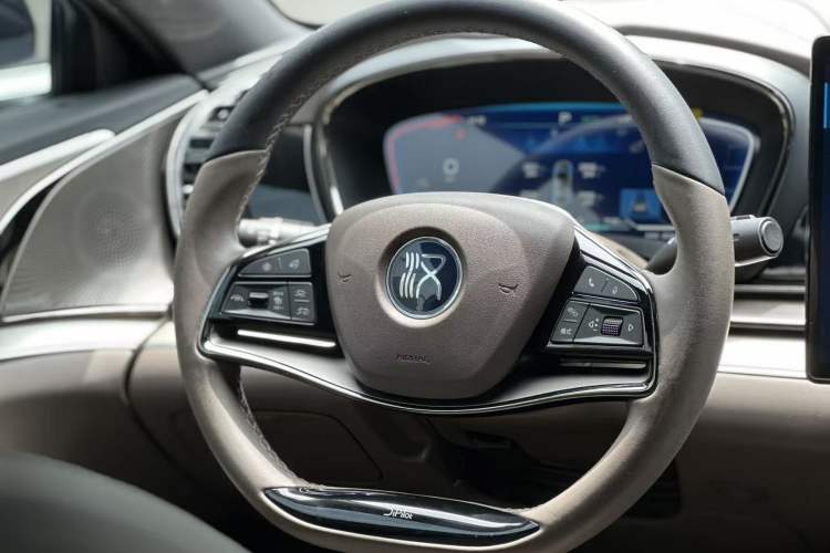 Used BYD Han 2023 DM-i Champion Edition 121KM Prestige Model Interior 2