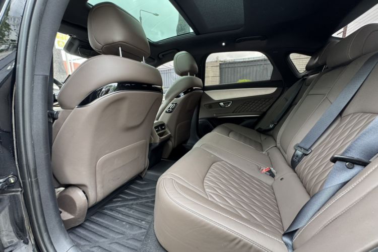 Used BYD Han 2023 DM-i Champion Edition 121KM Prestige Model Interior 3