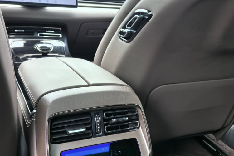 Used BYD Han 2023 DM-i Champion Edition 121KM Prestige Model Interior 4
