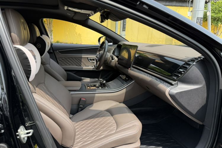 Used BYD Han 2023 DM-i Champion Edition 200KM Premium Model Interior 4