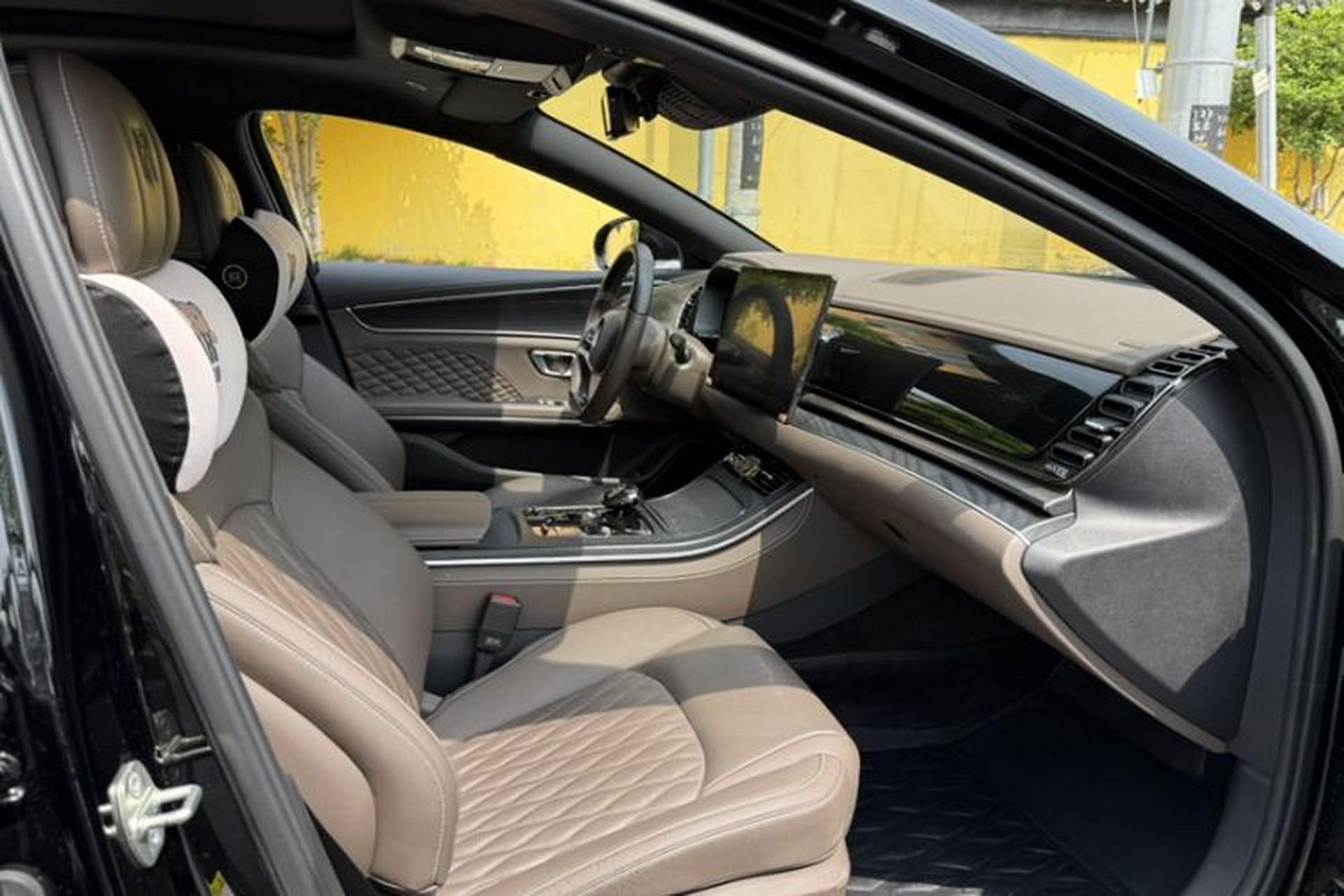 Used BYD Han 2023 DM-i Champion Edition 200KM Premium Model Interior 4