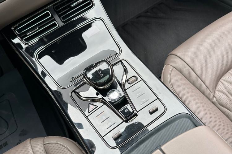 Used BYD Han 2023 DM-i Champion Edition 121KM Prestige Model Interior 4