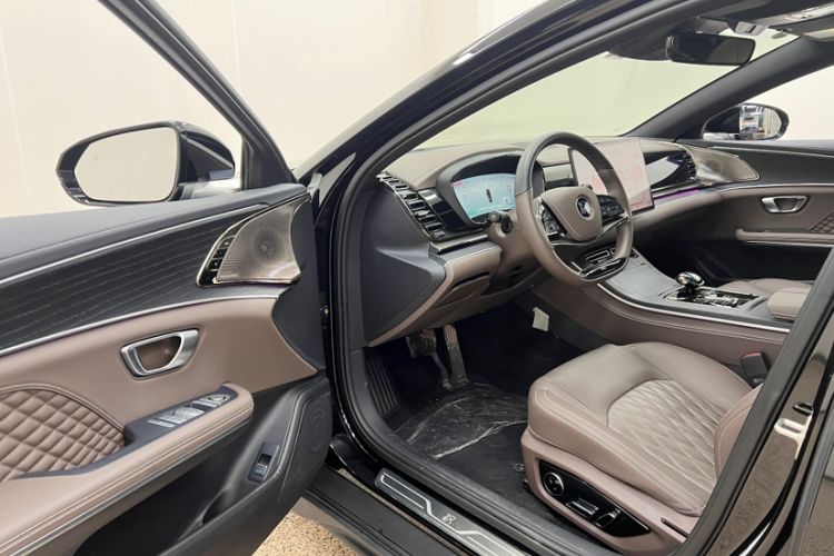 Used BYD Han 2023 DM-i Champion Edition 200KM Flagship Model Interior 5