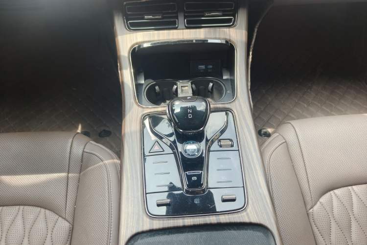 Used BYD Han 2023 DM-i Champion Edition 121KM Prestige Model Interior 5