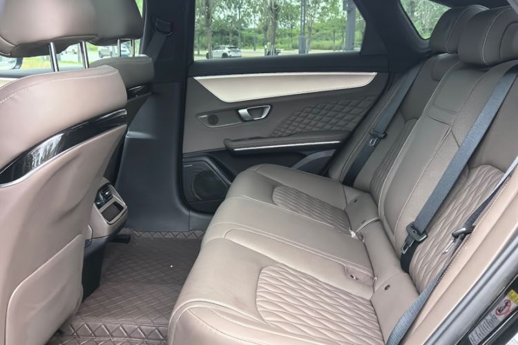 Used BYD Han 2023 DM-i Champion Edition 121KM Prestige Model Interior 6