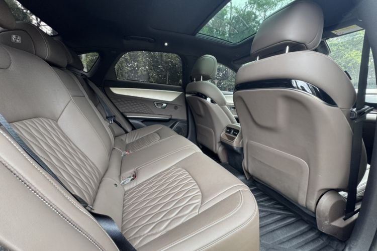 Used BYD Han 2023 DM-i Champion Edition 121KM Prestige Model Interior 6