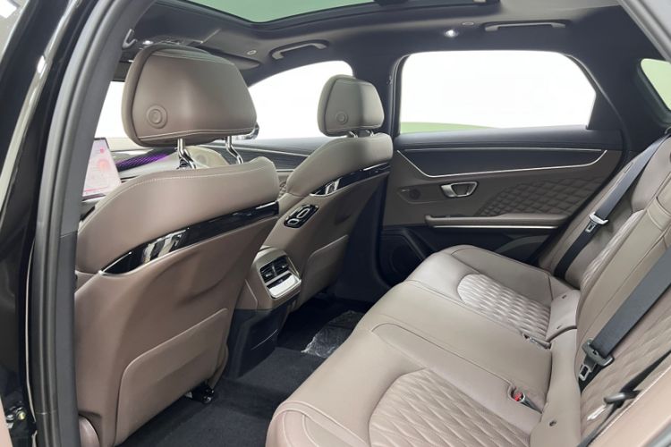 Used BYD Han 2023 DM-i Champion Edition 200KM Flagship Model Interior 7