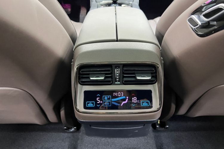 Used BYD Han 2023 DM-i Champion Edition 200KM Flagship Model Interior 8