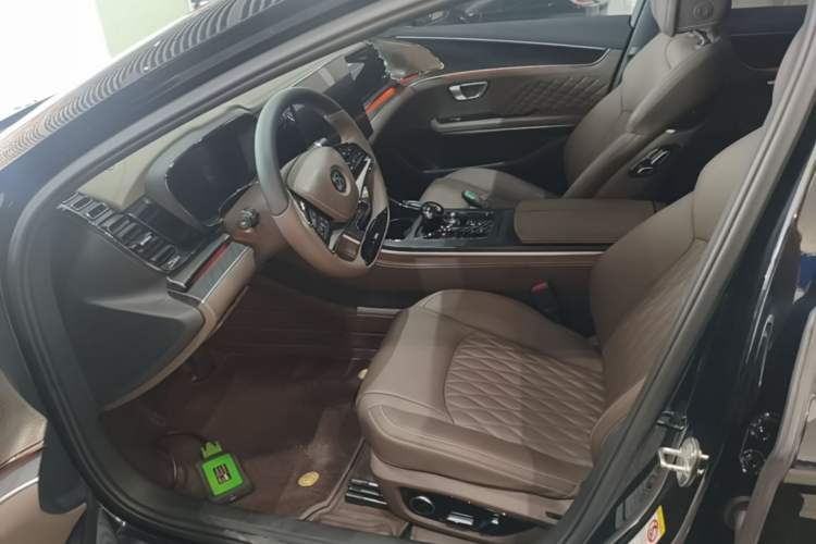 Used BYD Han 2023 DM-i Champion Edition 121KM Prestige Model Left Front Seat