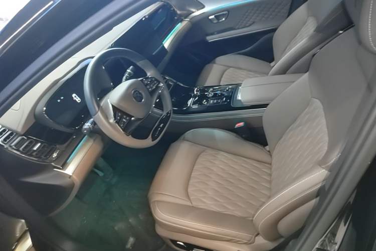 Used BYD Han 2023 EV Champion Edition 605KM Front-Drive Premium Model Left Front Seat